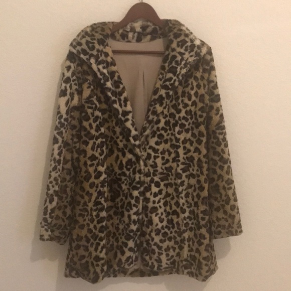 Coat - Picture 1 of 3